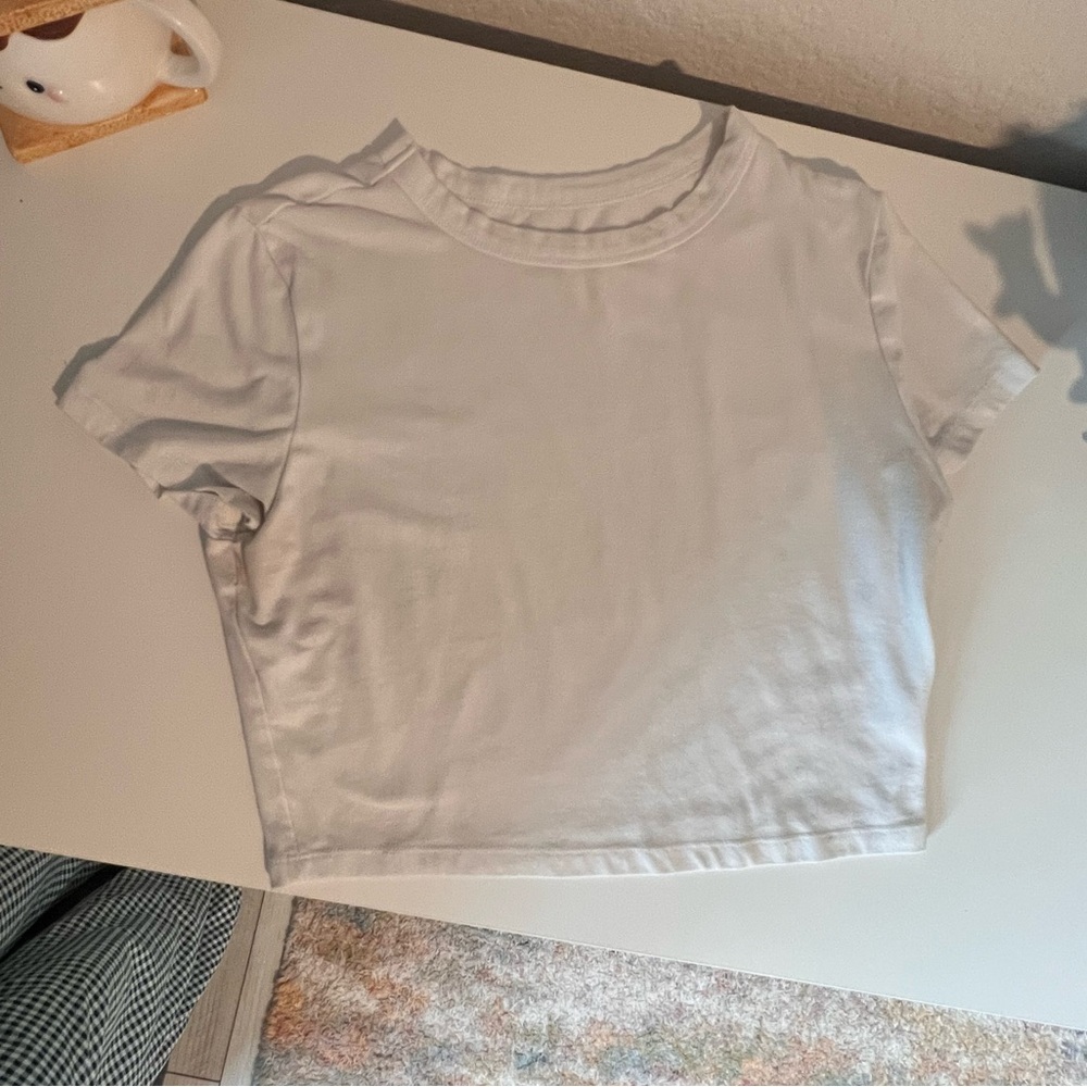 Women's Cropped White Top